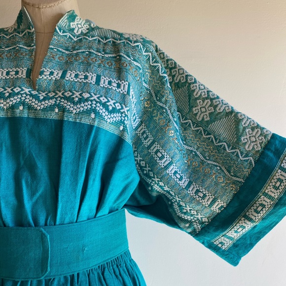 Vintage Boho Green Ethnic Embroidered Dress Southwest Central South America M L - Picture 1 of 10
